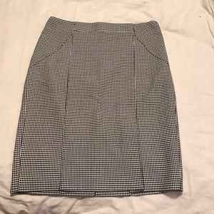 Banana Republic Houndstooth Skirt